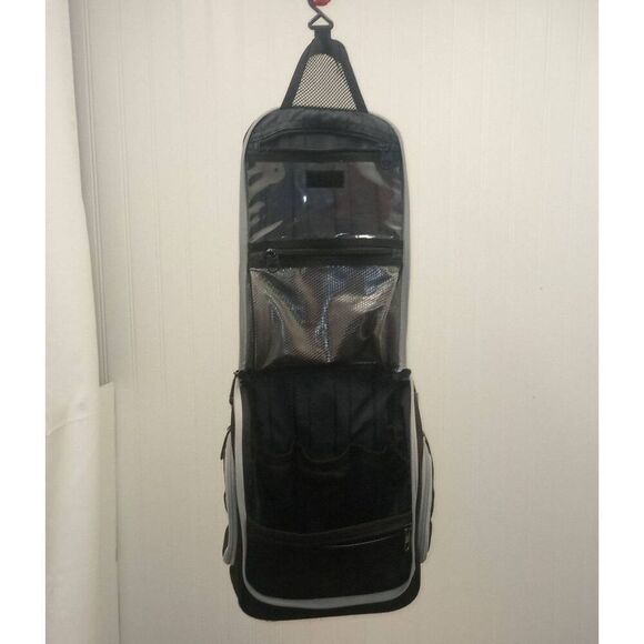 Kenneth Cole reaction, hang up, fold up, black, travel cosmetic- toiletry bag. - Picture 3 of 11